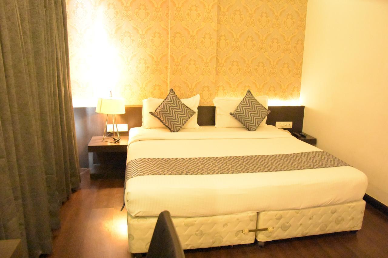 Poppys Tower Hotel Coimbatore Exterior photo