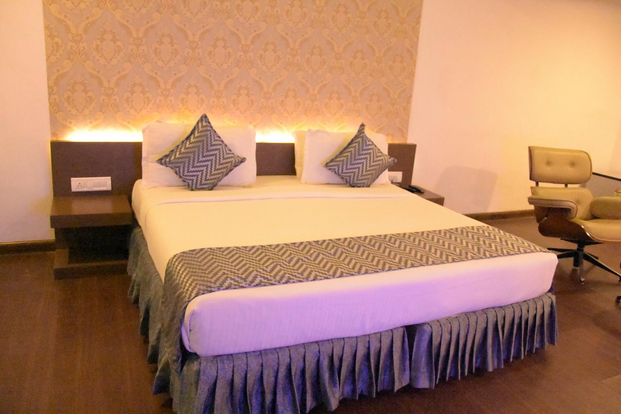 Poppys Tower Hotel Coimbatore Exterior photo